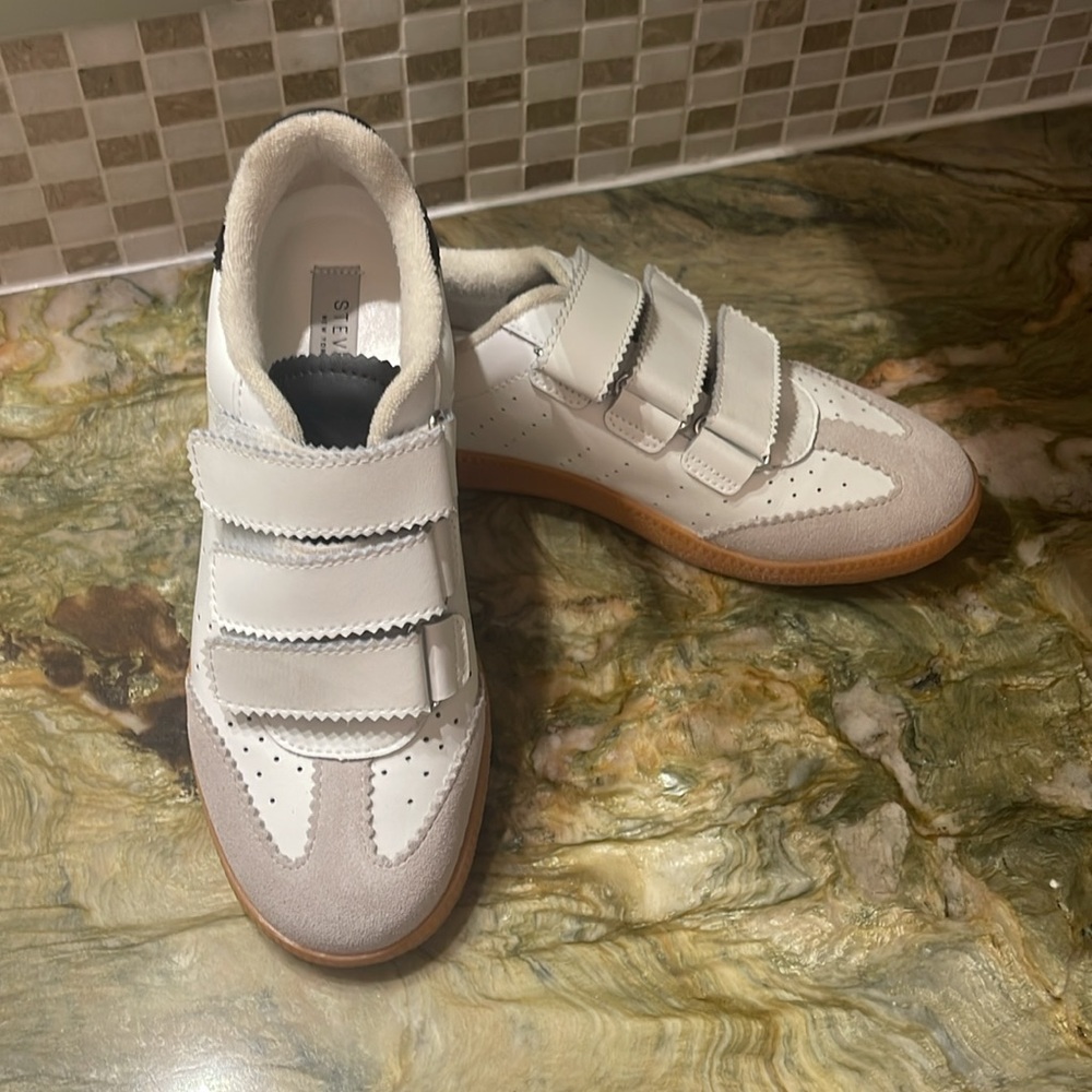 Steven New York White Leather Triple Strap Perforated Sneakers size 9.5